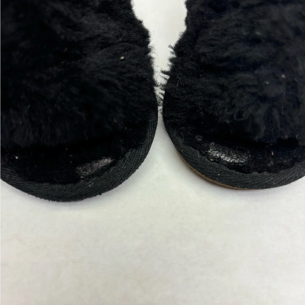 Ugg Black Plush Pom Pom Kids Slippers sz 6 baby